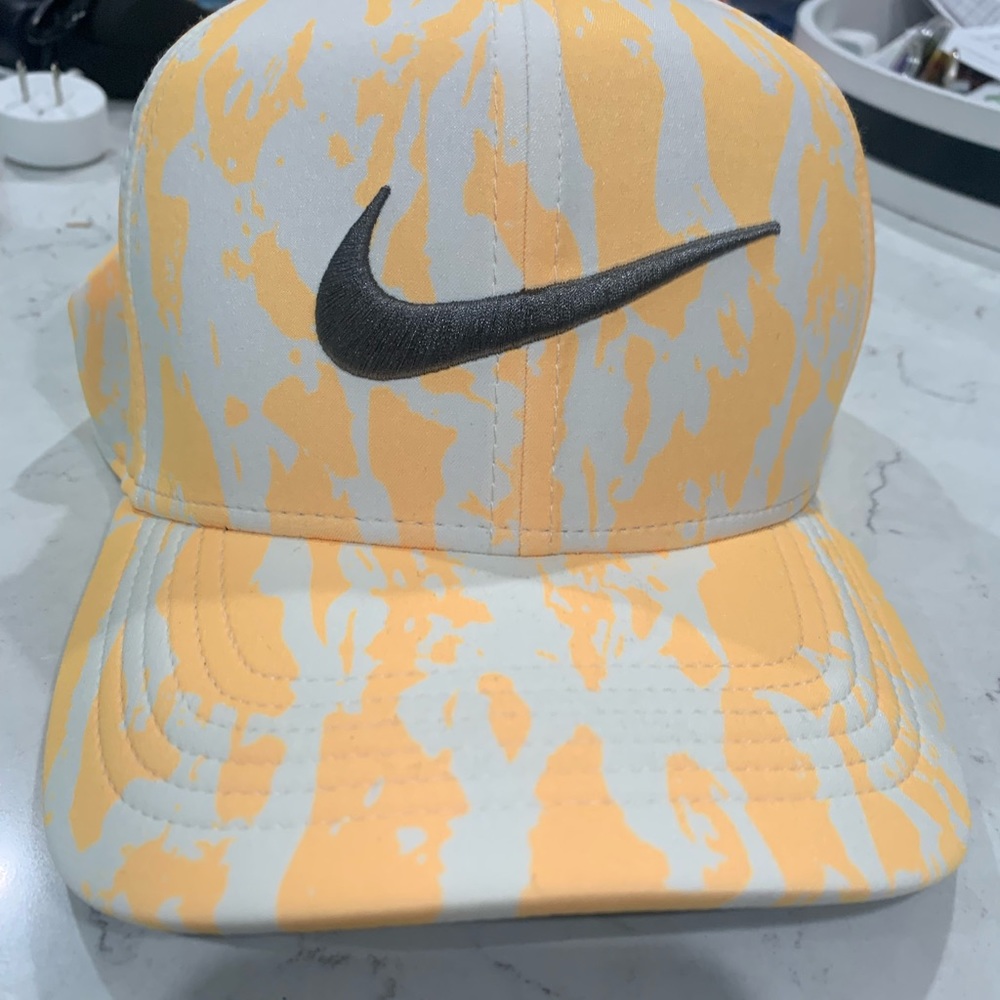 Nike golf hat